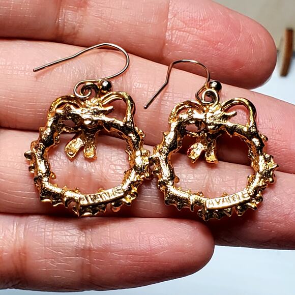 Avante Christmas Wreath Dangle Drop Earrings Hook Rhinestone 1" Gold Tone - Picture 6 of 6